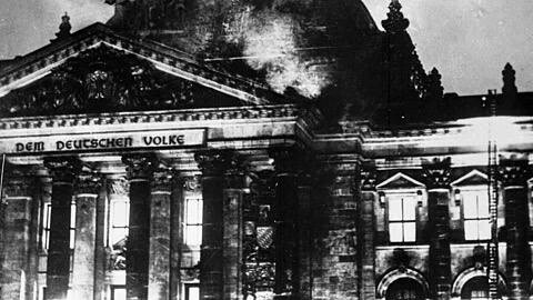 photograph of the Reichstag on fire in February 1933