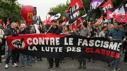 Francia. Il muro antifascista (che in Italia non c’è)